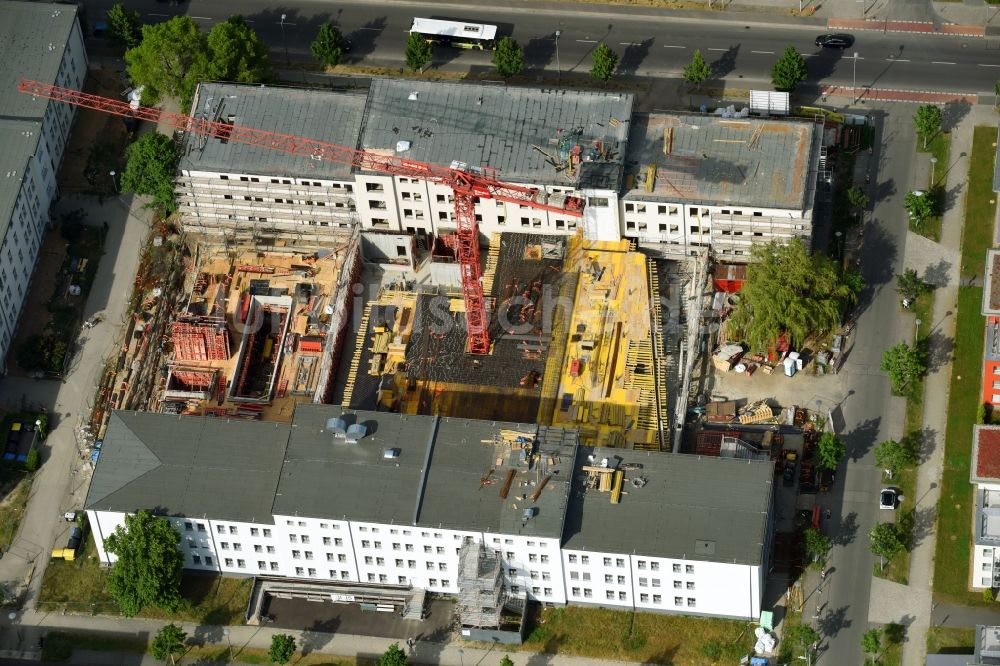 Luftbild Berlin - Baustelle zum Neubau IRIS Adlershof Zum Großen Windkanal im Ortsteil Adlershof in Berlin, Deutschland