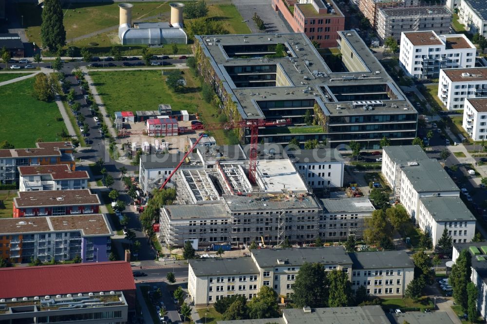 Berlin aus der Vogelperspektive: Baustelle zum Neubau IRIS Adlershof Zum Großen Windkanal im Ortsteil Adlershof in Berlin, Deutschland