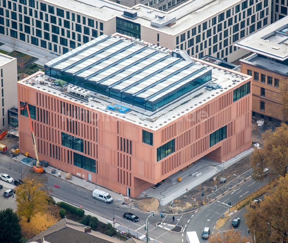 Bochum von oben - Baustelle zum Neubau vom Justizzentrum in Bochum im Bundesland Nordrhein-Westfalen