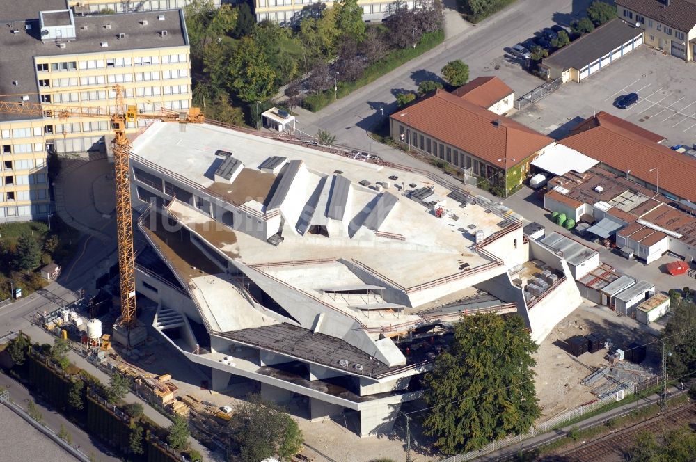 Luftaufnahme Pullach im Isartal - Baustelle zum Neubau Kantineneubau der Linde AG an der Doktor- Carl- von- Linde- Straße in Pullach im Isartal im Bundesland Bayern