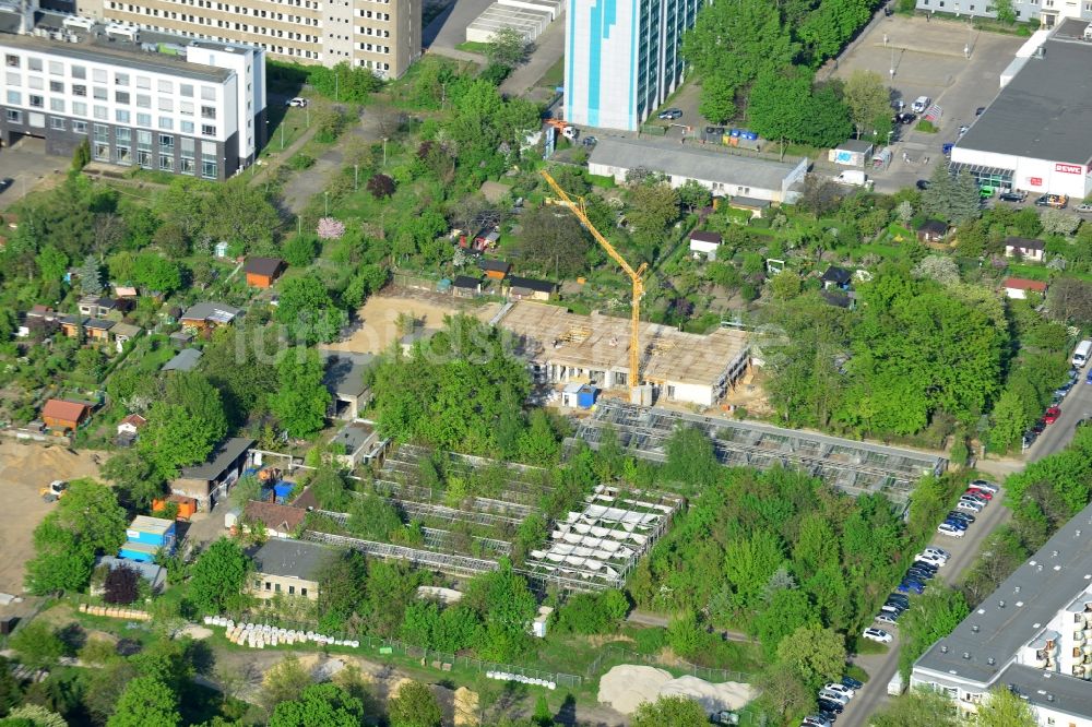 Berlin aus der Vogelperspektive: Baustelle zum Neubau einer Kinder- und Jugendfreizeiteinrichtung an der Gotlindestraße im Stadtteil Lichtenberg in Berlin