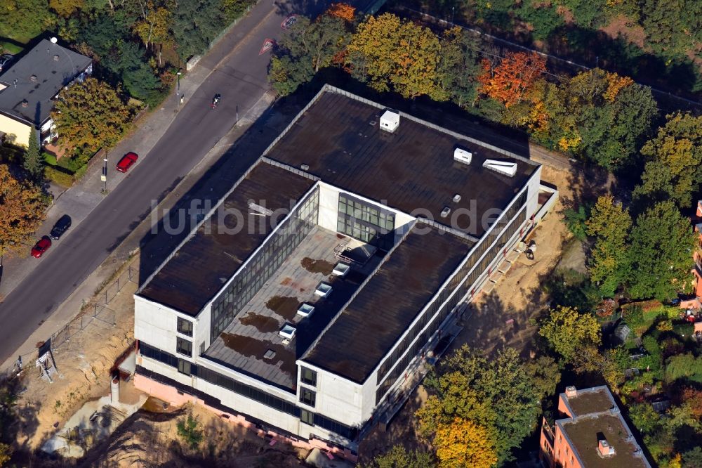 Berlin von oben - Baustelle zum Neubau der König Fahd Akademie nach Entwürfen der Architekten der AUKETT + HEESE GmbH durch das Bauunternehmen Ed. Züblin AG in Berlin