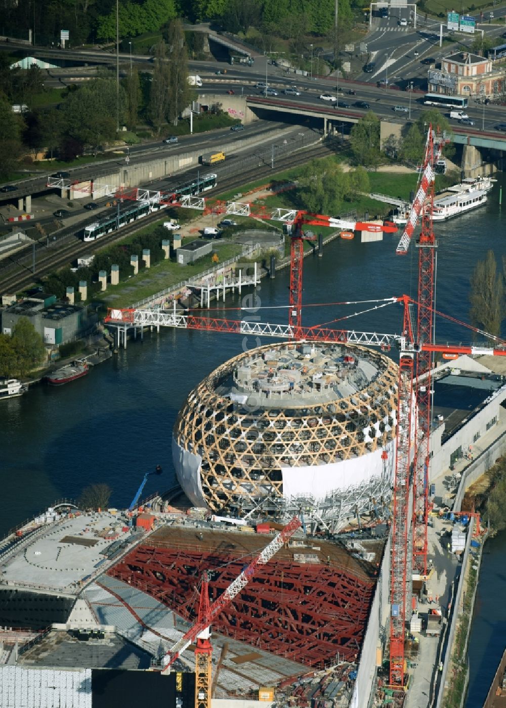 Sèvres Sevres von oben - Baustelle zum Neubau des Konzerthauses Le dome de la Cité Musicale in Sèvres Sevres in Ile-de-France, Frankreich