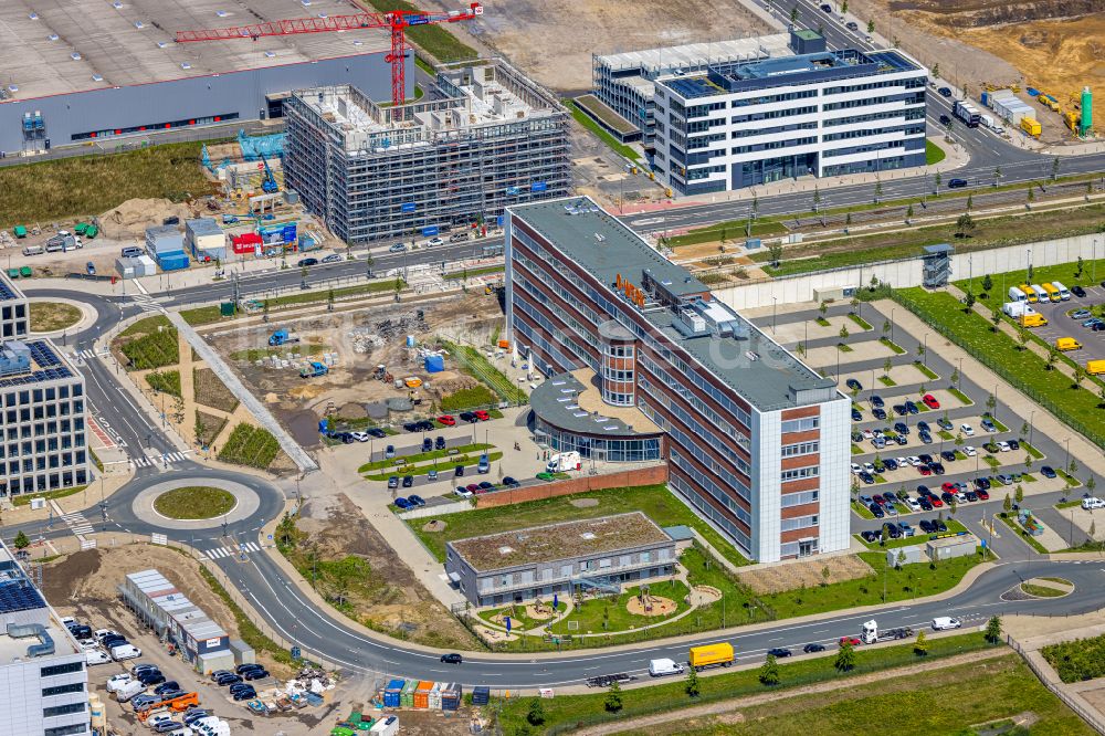 Luftaufnahme Bochum - Baustelle zum Neubau der Kreisverkehr - Straßenführung am Opelring in Bochum im Bundesland Nordrhein-Westfalen, Deutschland