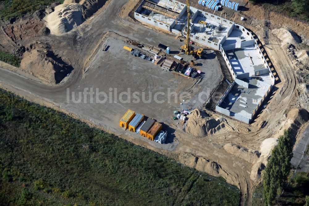 Werneuchen aus der Vogelperspektive: Baustelle zum Neubau eines Labor- und Verwaltungsgebäudes der Berger Bau GmbH in Werneuchen im Bundesland Brandenburg