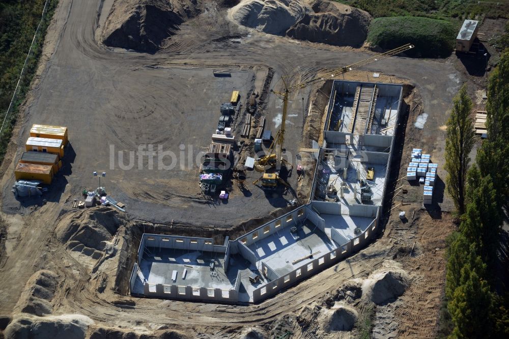 Werneuchen aus der Vogelperspektive: Baustelle zum Neubau eines Labor- und Verwaltungsgebäudes der Berger Bau GmbH in Werneuchen im Bundesland Brandenburg