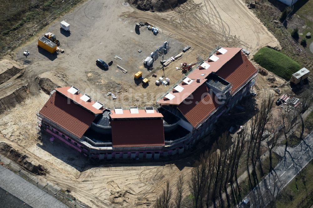 Luftaufnahme Werneuchen - Baustelle zum Neubau eines Labor- und Verwaltungsgebäudes der Berger Bau GmbH in Werneuchen im Bundesland Brandenburg