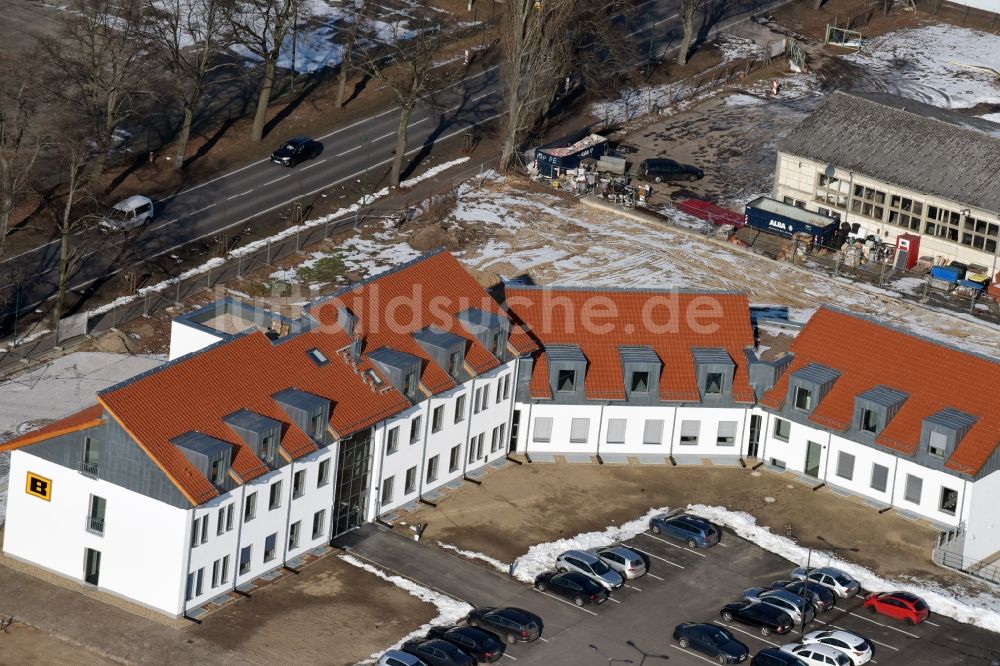 Werneuchen aus der Vogelperspektive: Baustelle zum Neubau eines Labor- und Verwaltungsgebäudes der Berger Bau GmbH in Werneuchen im Bundesland Brandenburg