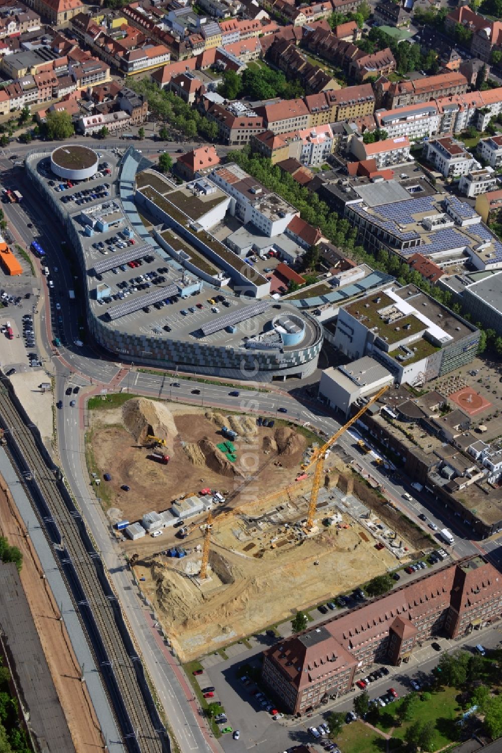 Erlangen von oben - Baustelle zum Neubau eines Landratsamtes für den Landkreis Erlangen-Höchstadt in Erlangen im Bundesland Bayern