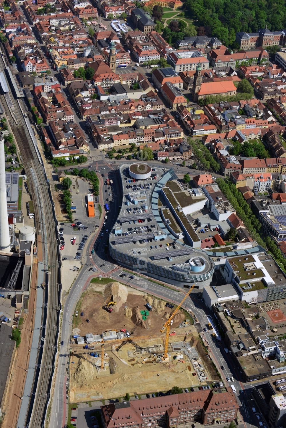 Erlangen aus der Vogelperspektive: Baustelle zum Neubau eines Landratsamtes für den Landkreis Erlangen-Höchstadt in Erlangen im Bundesland Bayern