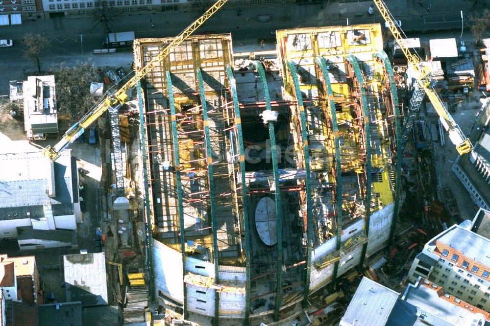 Berlin aus der Vogelperspektive: Baustelle zum Neubau des Ludwig-Erhard-Haus (LEH) in Berlin-Charlottenburg durch die Firmen KRUPP und MAX BÖGL