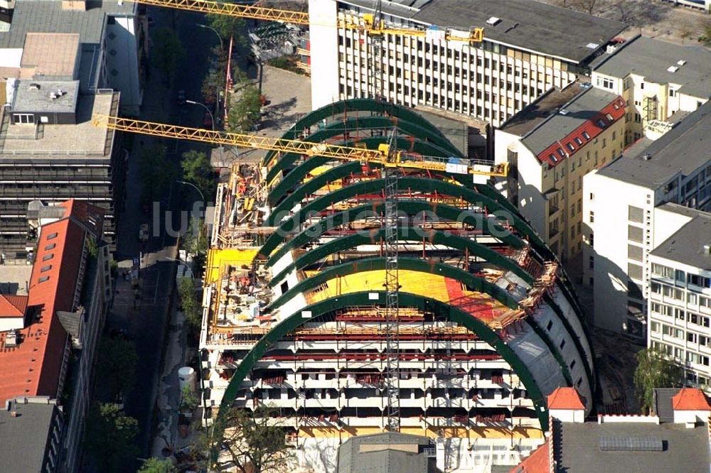 Berlin aus der Vogelperspektive: Baustelle zum Neubau des Ludwig-Erhard-Haus (LEH) in Berlin-Charlottenburg durch die Firmen KRUPP und MAX BÖGL