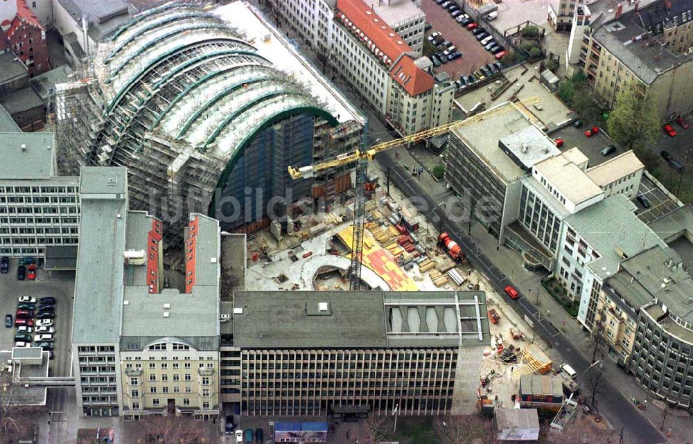 Luftbild Berlin - Baustelle zum Neubau des Ludwig-Erhard-Haus (LEH) in Berlin-Charlottenburg durch die Firmen KRUPP und MAX BÖGL