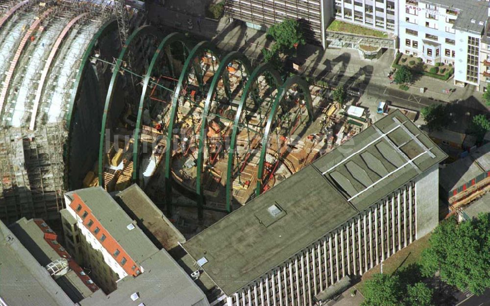 Berlin aus der Vogelperspektive: Baustelle zum Neubau des Ludwig-Erhard-Haus (LEH) in Berlin-Charlottenburg durch die Firmen KRUPP und MAX BÖGL