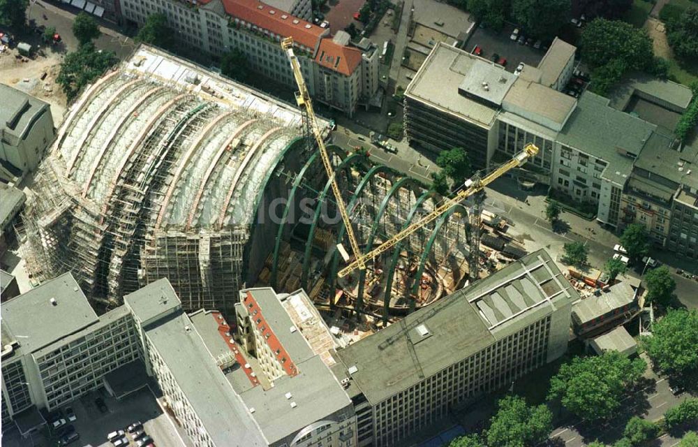 Berlin aus der Vogelperspektive: Baustelle zum Neubau des Ludwig-Erhard-Haus (LEH) in Berlin-Charlottenburg durch die Firmen KRUPP und MAX BÖGL