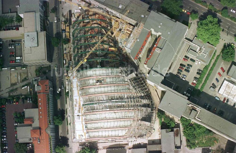 Luftbild Berlin - Baustelle zum Neubau des Ludwig-Erhard-Haus (LEH) in Berlin-Charlottenburg durch die Firmen KRUPP und MAX BÖGL