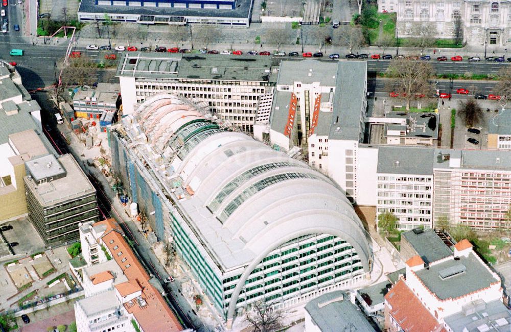 Luftbild Berlin - Baustelle zum Neubau des Ludwig-Erhard-Haus (LEH) in Berlin-Charlottenburg durch die Firmen KRUPP und MAX BÖGL