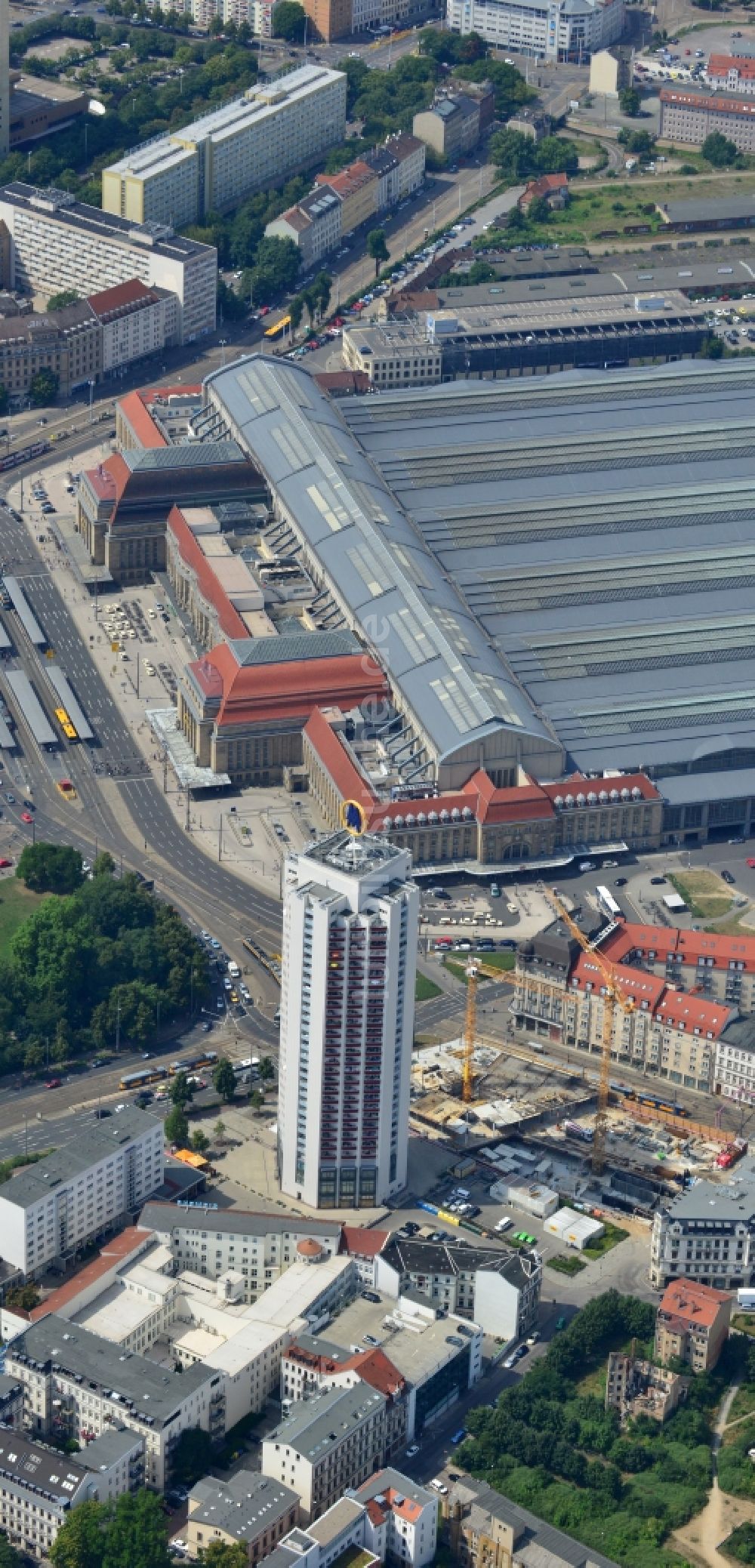 Leipzig von oben - Baustelle zum Neubau der LWB - Zentrale am Wintergartenhochhaus in Leipzig im Bundesland Sachsen