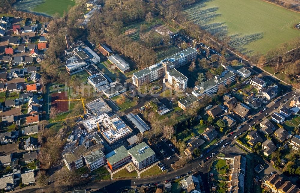 Hamm von oben - Baustelle zum Neubau der LWL-Schule für Kranke der LWL-Universitätsklinik an der Heithofer Allee in Hamm im Bundesland Nordrhein-Westfalen