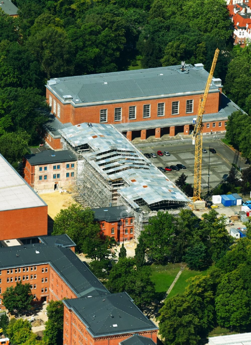 Luftaufnahme Berlin - Baustelle zum Neubau eines Magazingebäudes des Bundesarchiv an der Finckensteinallee im Ortsteil Steglitz-Zehlendorf in Berlin, Deutschland