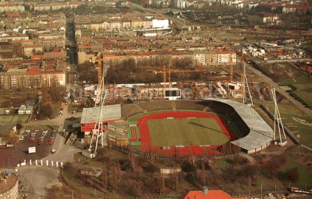 Berlin von oben - Baustelle zum Neubau der Max-Schmeling-Halle im Ortsteil Prenzlauer Berg in Berlin, Deutschland