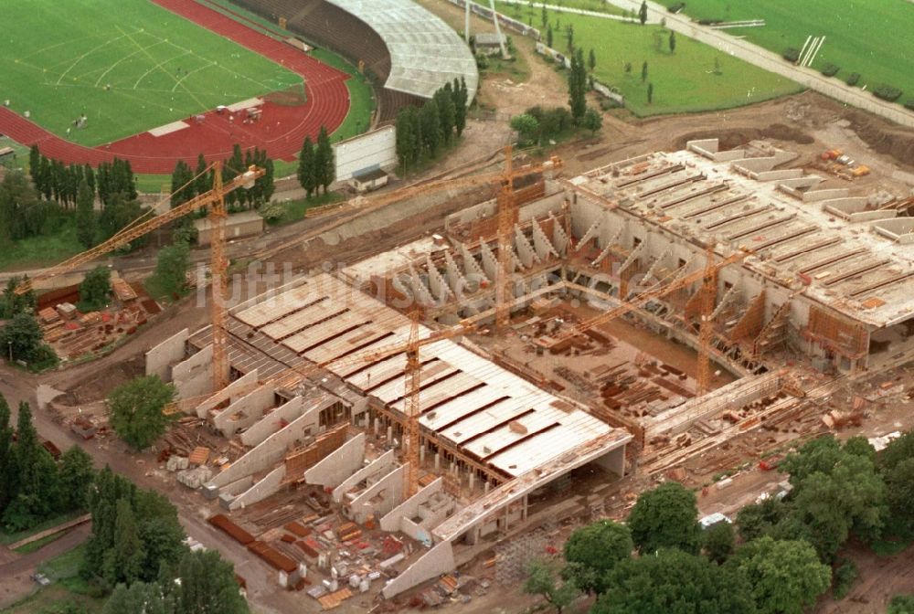 Berlin von oben - Baustelle zum Neubau der Max-Schmeling-Halle im Ortsteil Prenzlauer Berg in Berlin, Deutschland