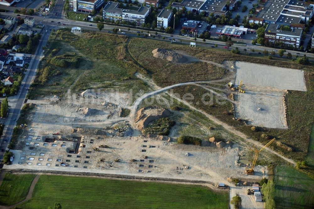 Berlin aus der Vogelperspektive: Baustelle zum Neubau eines Möbelhauses der Porta-Gruppe in Mahlsdorf in Berlin