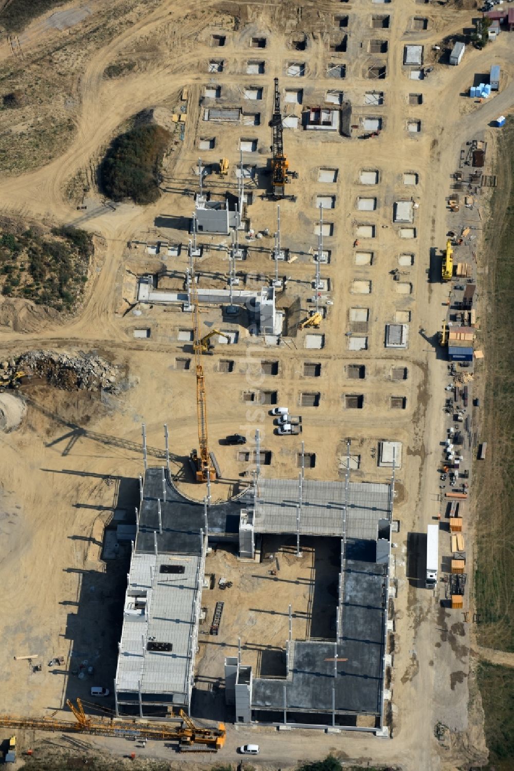 Luftaufnahme Berlin - Baustelle zum Neubau eines Möbelhauses der Porta-Gruppe in Mahlsdorf in Berlin