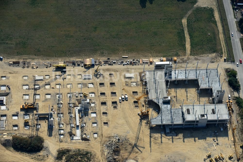 Luftaufnahme Berlin - Baustelle zum Neubau eines Möbelhauses der Porta-Gruppe in Mahlsdorf in Berlin