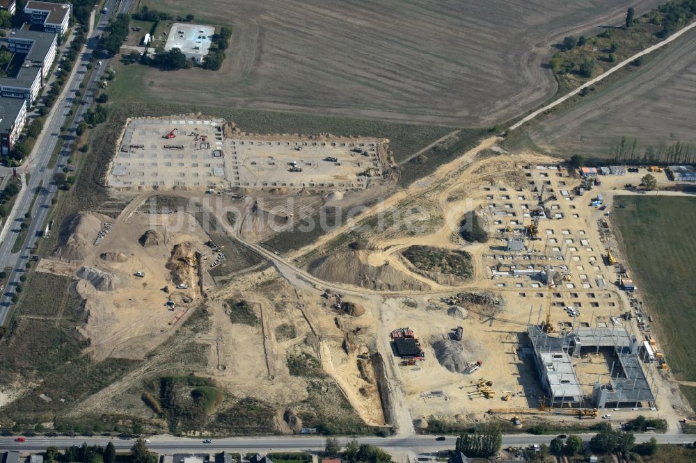 Berlin aus der Vogelperspektive: Baustelle zum Neubau eines Möbelhauses der Porta-Gruppe in Mahlsdorf in Berlin