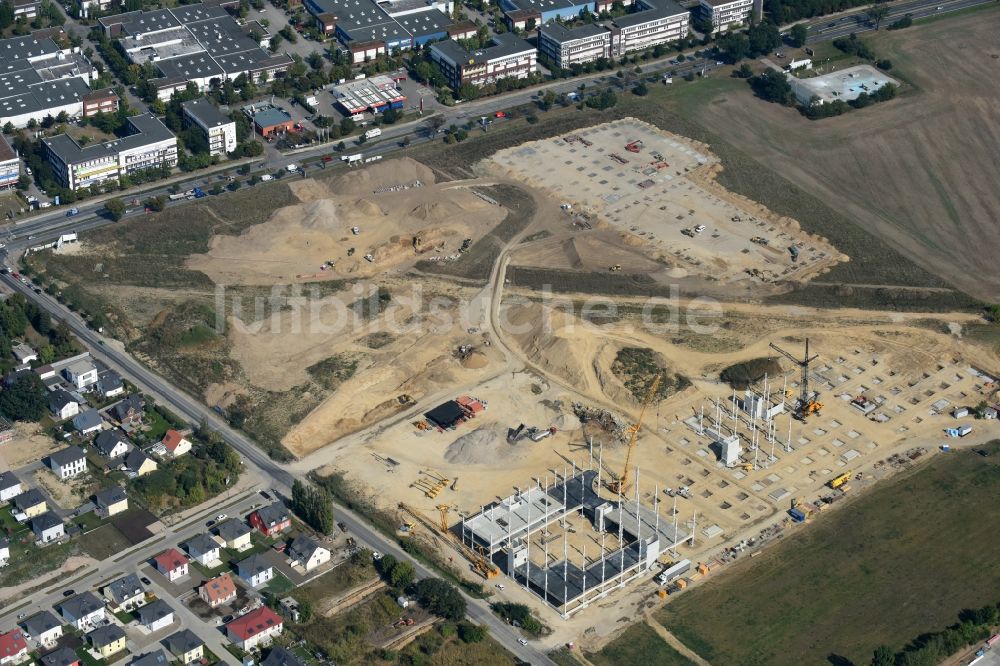 Berlin von oben - Baustelle zum Neubau eines Möbelhauses der Porta-Gruppe in Mahlsdorf in Berlin