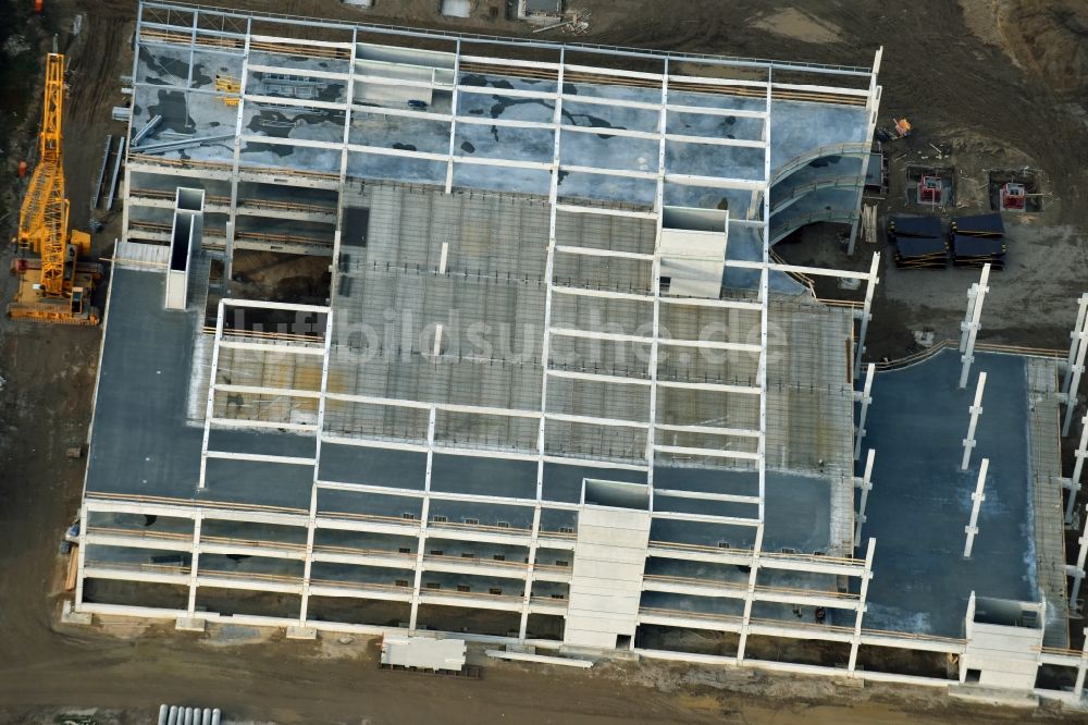 Luftbild Berlin - Baustelle zum Neubau eines Möbelhauses der Porta-Gruppe in Mahlsdorf in Berlin