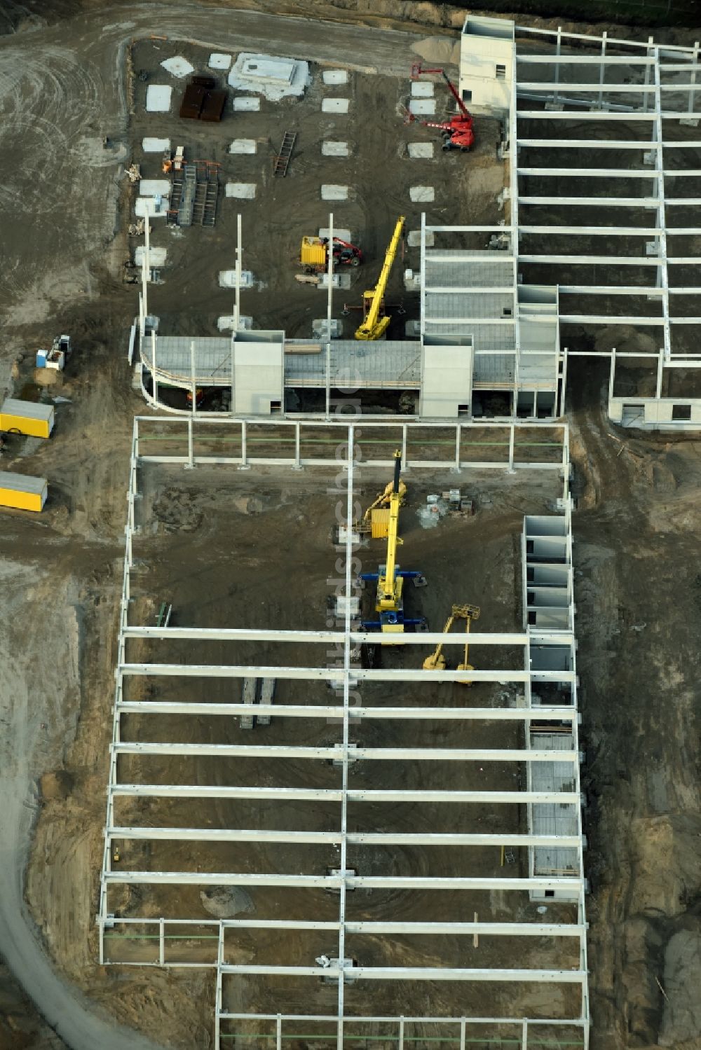 Luftbild Berlin - Baustelle zum Neubau eines Möbelhauses der Porta-Gruppe in Mahlsdorf in Berlin