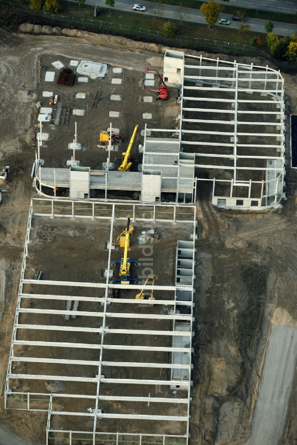 Luftaufnahme Berlin - Baustelle zum Neubau eines Möbelhauses der Porta-Gruppe in Mahlsdorf in Berlin