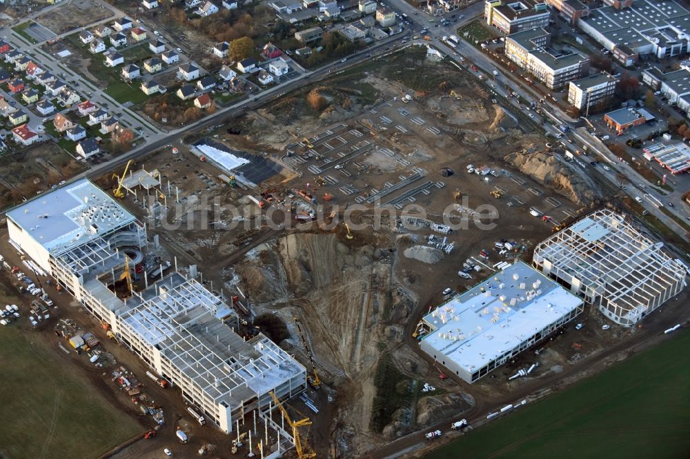 Berlin aus der Vogelperspektive: Baustelle zum Neubau eines Möbelhauses der Porta-Gruppe in Mahlsdorf in Berlin