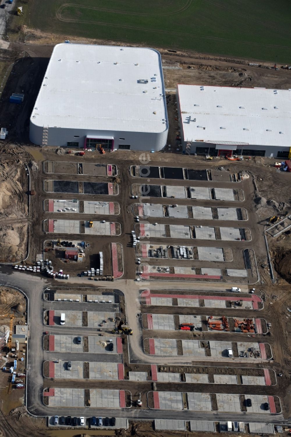 Luftbild Berlin - Baustelle zum Neubau eines Möbelhauses der Porta-Gruppe in Mahlsdorf in Berlin