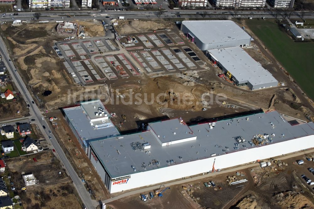 Luftbild Berlin - Baustelle zum Neubau eines Möbelhauses der Porta-Gruppe in Mahlsdorf in Berlin