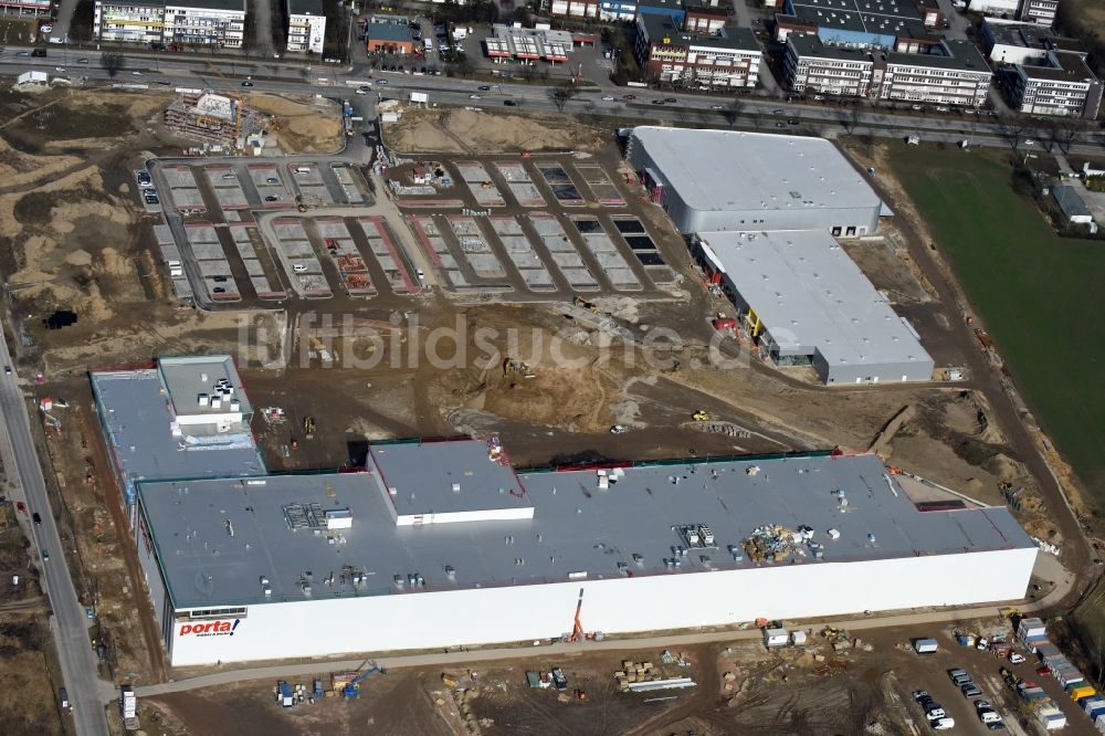 Luftaufnahme Berlin - Baustelle zum Neubau eines Möbelhauses der Porta-Gruppe in Mahlsdorf in Berlin