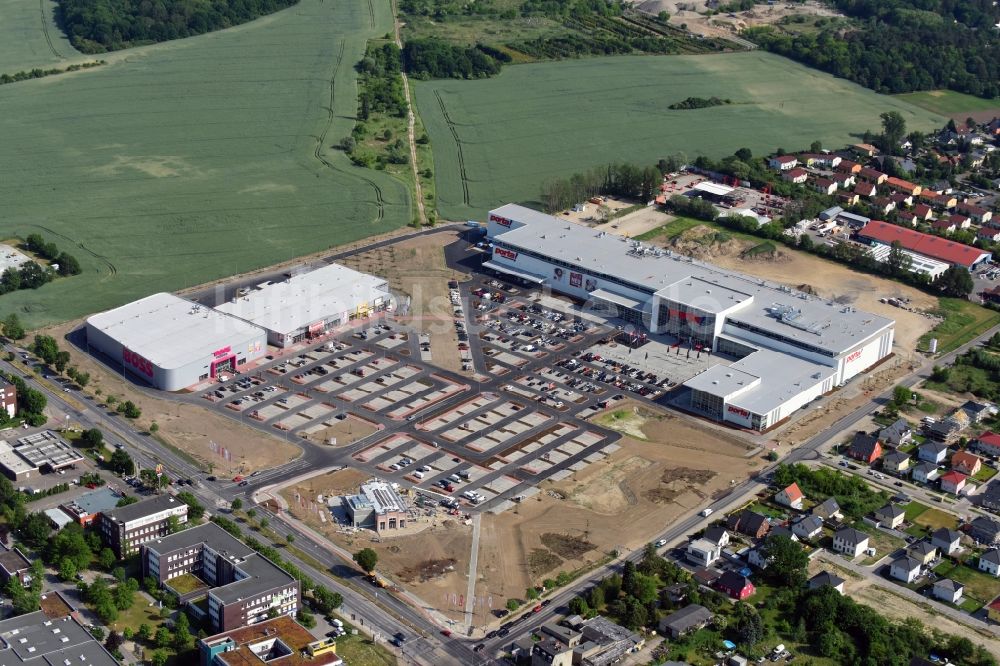 Berlin aus der Vogelperspektive: Baustelle zum Neubau eines Möbelhauses der Porta-Gruppe in Mahlsdorf in Berlin