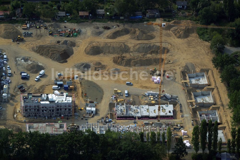 Berlin aus der Vogelperspektive: Baustelle zum Neubau einer Ein- und Mehrfamilienhaus Siedlung an der Malterserstraße im Ortsteil Lankwitz in Berlin