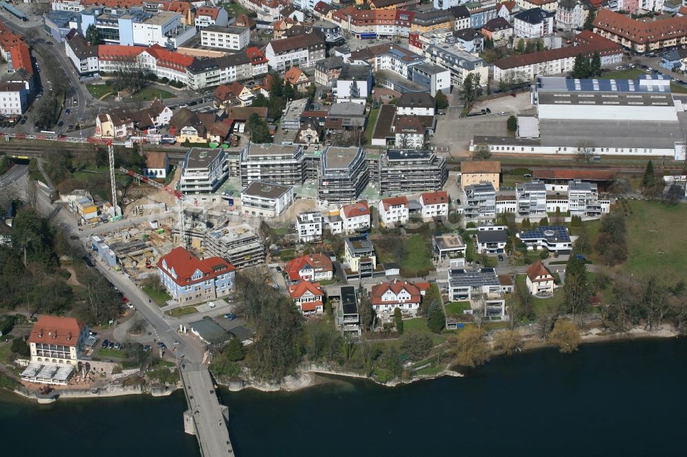 Luftaufnahme Rheinfelden (Baden) - Baustelle zum Neubau einer Mehrfamilienhaus-Wohnanlage Adelberg am Hochrhein in Rheinfelden (Baden) im Bundesland Baden-Württemberg, Deutschland