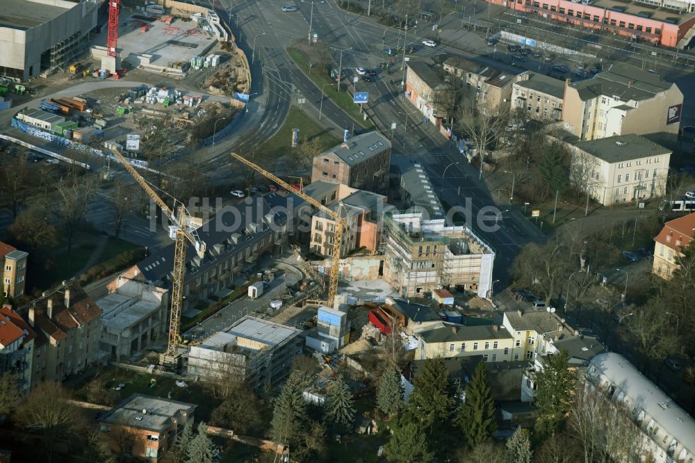 Potsdam aus der Vogelperspektive: Baustelle zum Neubau einer Mehrfamilienhaus-Wohnanlage Albert-Einstein-Straße - Heinrich-Mann-Allee in Potsdam im Bundesland Brandenburg