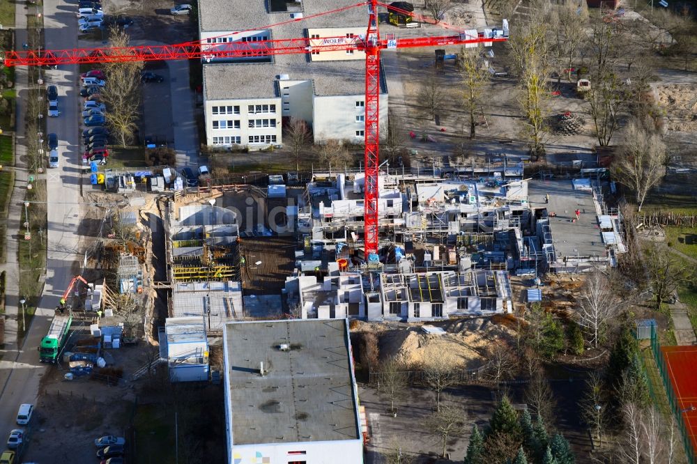 Luftbild Teltow - Baustelle zum Neubau einer Mehrfamilienhaus-Wohnanlage an der Albert-Wiebach-Straße in Teltow im Bundesland Brandenburg, Deutschland