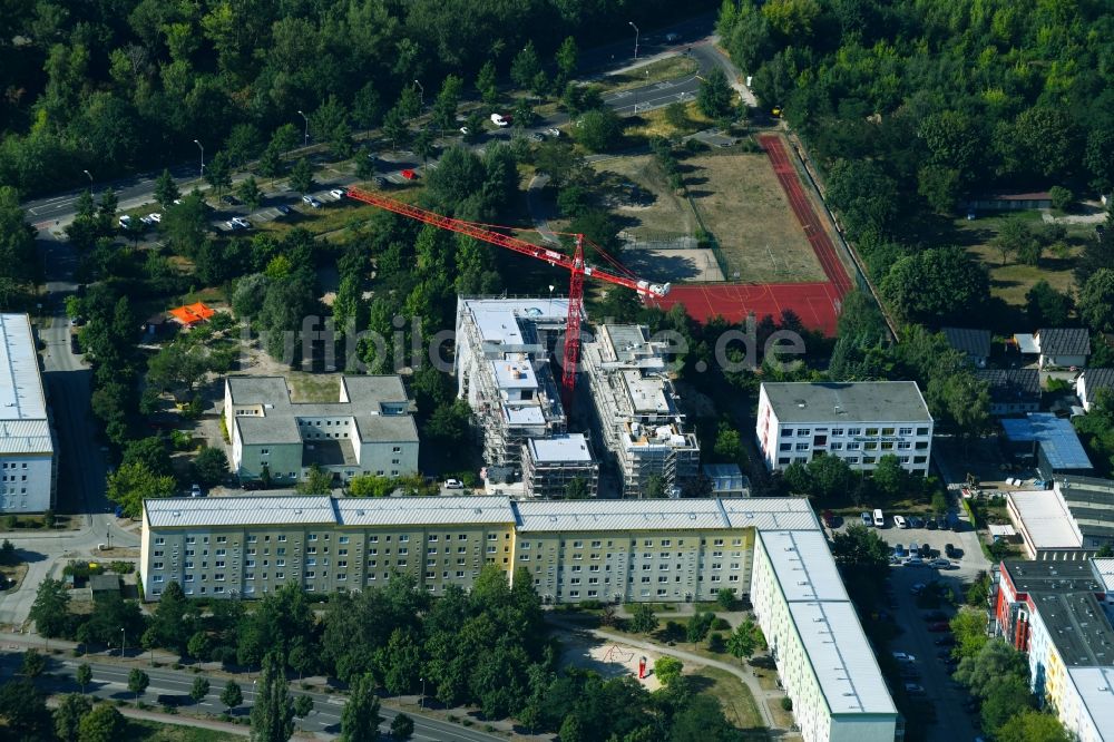 Teltow aus der Vogelperspektive: Baustelle zum Neubau einer Mehrfamilienhaus-Wohnanlage an der Albert-Wiebach-Straße in Teltow im Bundesland Brandenburg, Deutschland