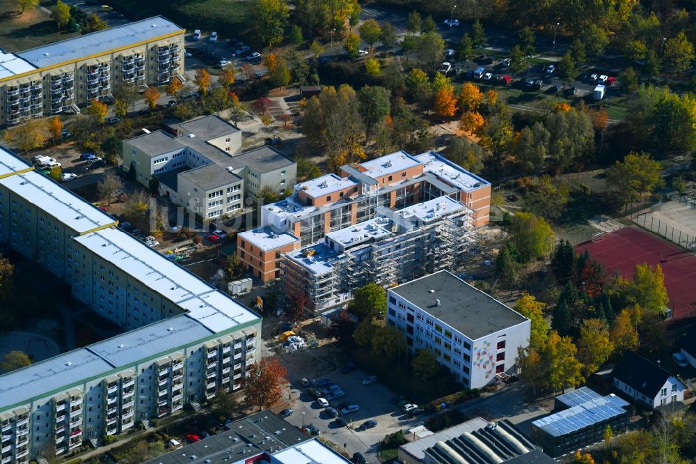 Teltow von oben - Baustelle zum Neubau einer Mehrfamilienhaus-Wohnanlage an der Albert-Wiebach-Straße in Teltow im Bundesland Brandenburg, Deutschland