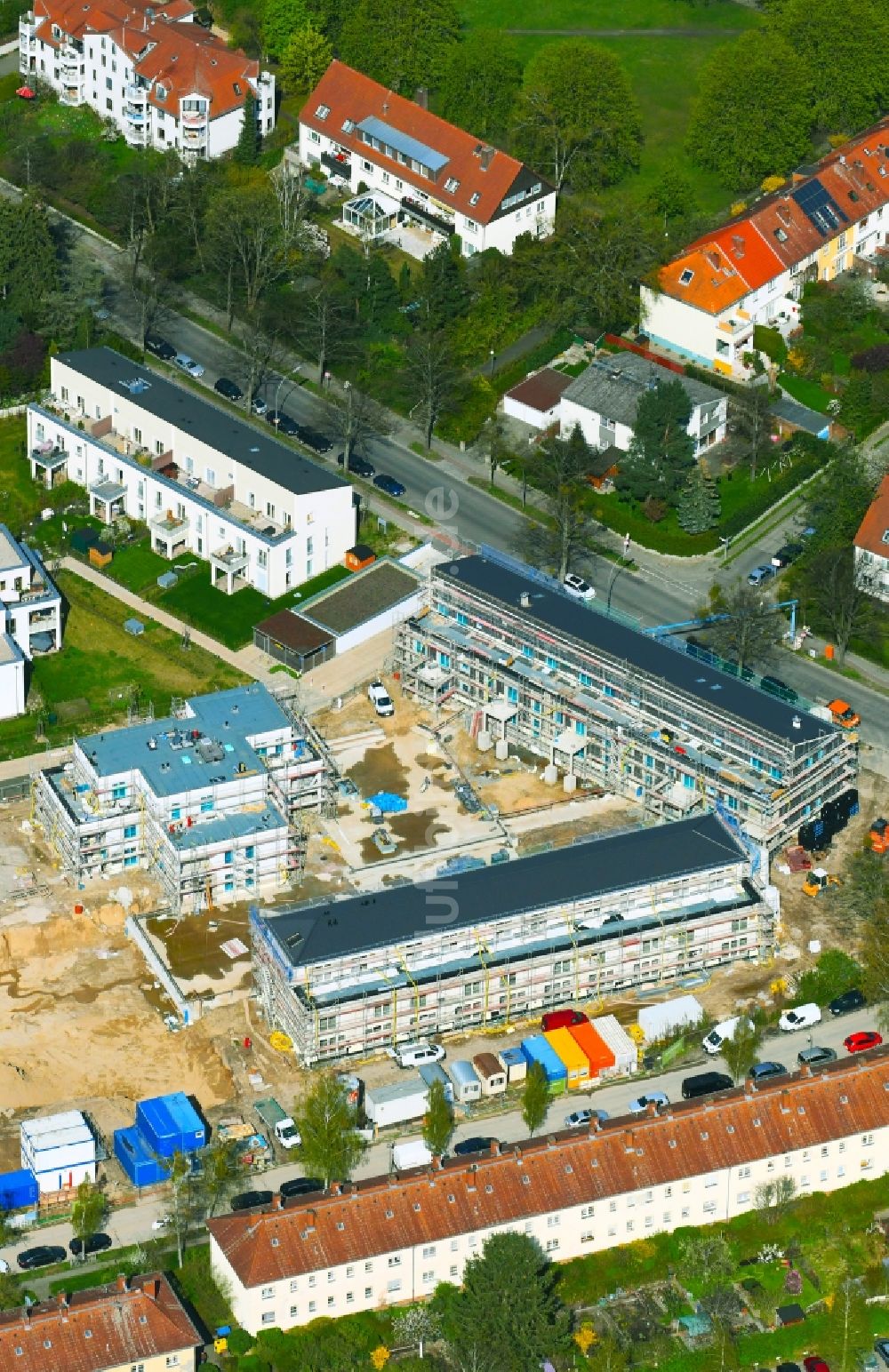 Luftbild Berlin - Baustelle zum Neubau der Mehrfamilienhaus-Wohnanlage ALTE GÄRTNEREI der PROJECT Immobilien Wohnen AG an der Sundgauer Straße Ecke Schlettstadter Straße in Berlin, Deutschland