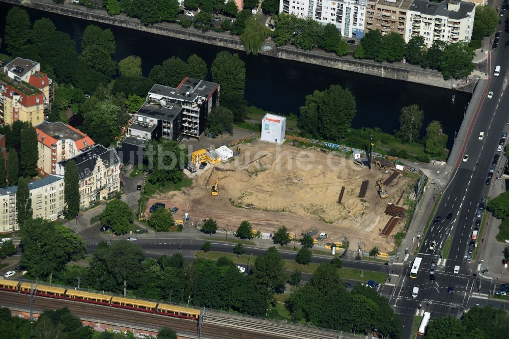 Luftaufnahme Berlin - Baustelle zum Neubau einer Mehrfamilienhaus-Wohnanlage Altonaer Straße - Bachstraße in Berlin