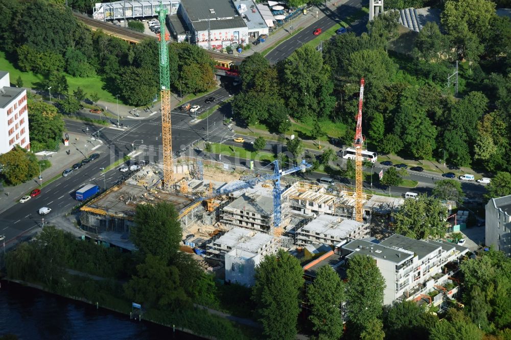 Berlin aus der Vogelperspektive: Baustelle zum Neubau einer Mehrfamilienhaus-Wohnanlage Altonaer Straße - Bachstraße in Berlin