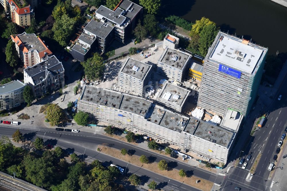 Berlin von oben - Baustelle zum Neubau einer Mehrfamilienhaus-Wohnanlage Altonaer Straße - Bachstraße in Berlin