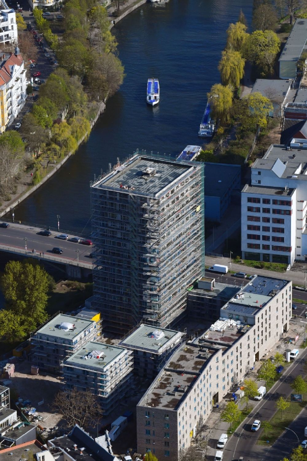 Luftaufnahme Berlin - Baustelle zum Neubau einer Mehrfamilienhaus-Wohnanlage Altonaer Straße - Bachstraße in Berlin